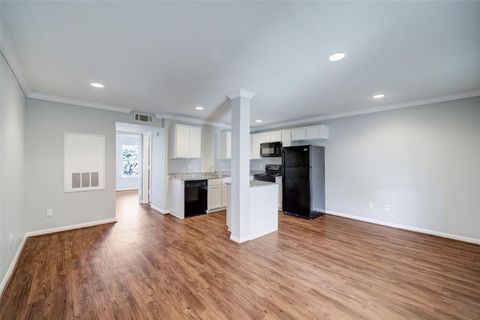 Photo of 835 Heights Boulevard #12, Houston, TX 77007 (MLS # 40748962)