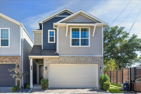 Photo of 1502 Upland Glen Way, Houston, TX 77043 (MLS # 86514766)