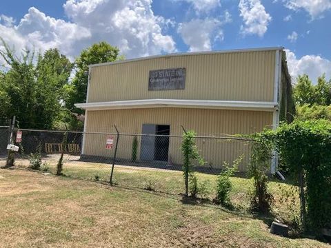 Photo of 913 Lehman Street, Houston, TX 77018 (MLS # 62348637) Photo of 913 Lehman Street, Houston, TX 77018 (MLS # 62348637)
