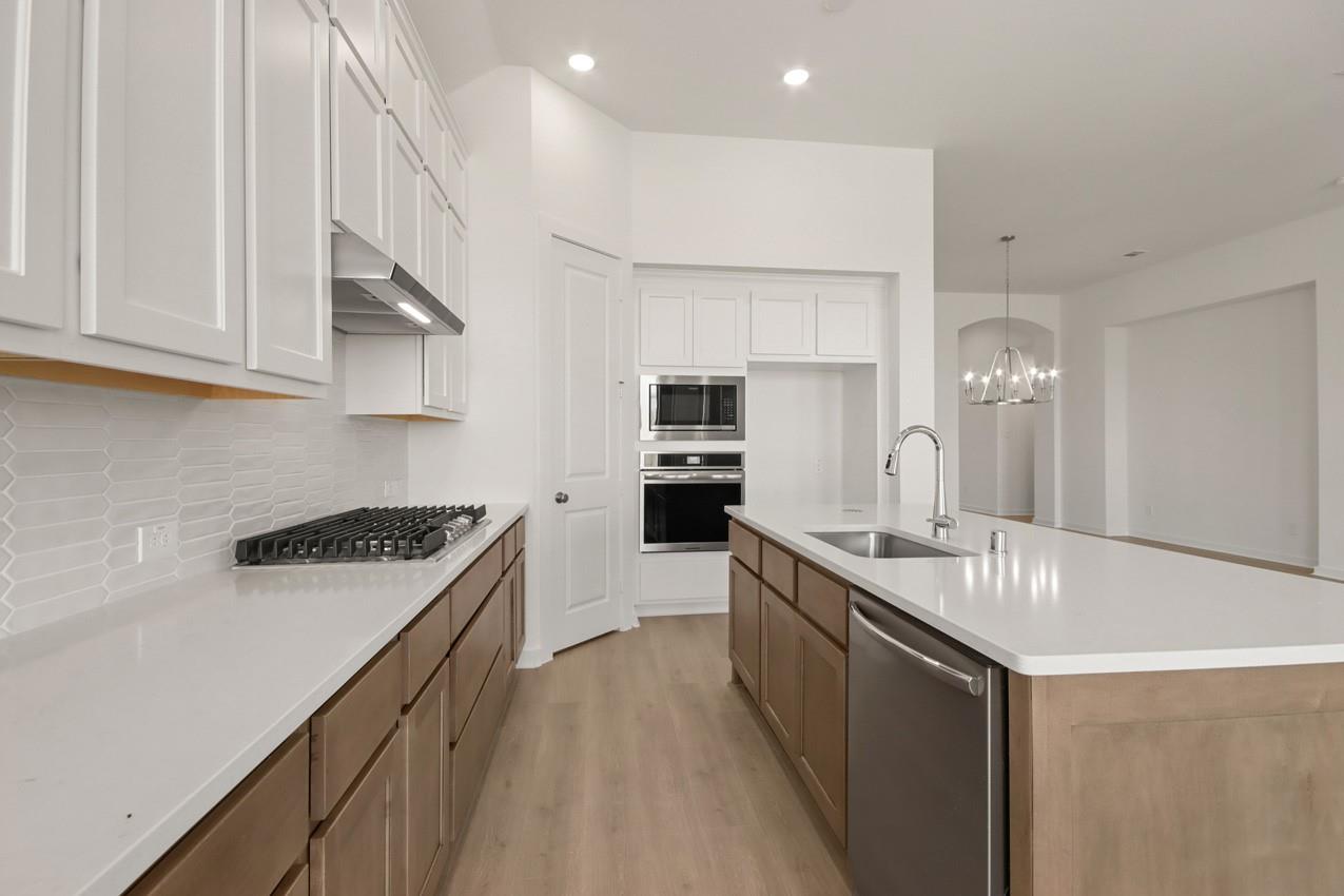 21106 Aspen Adela Cove