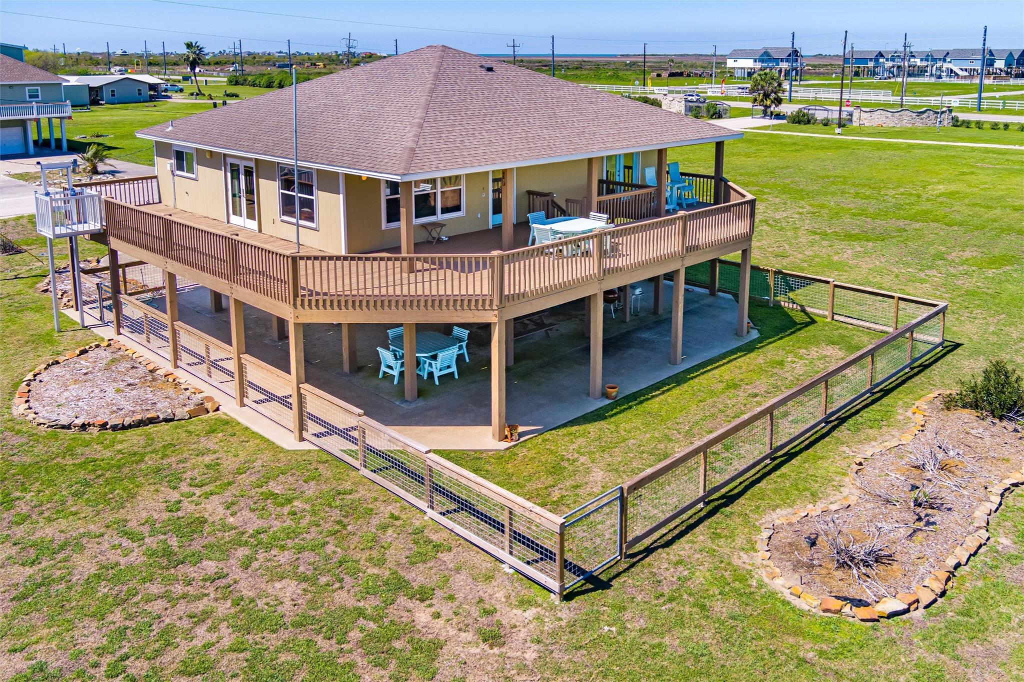 972 Rancho Carribe