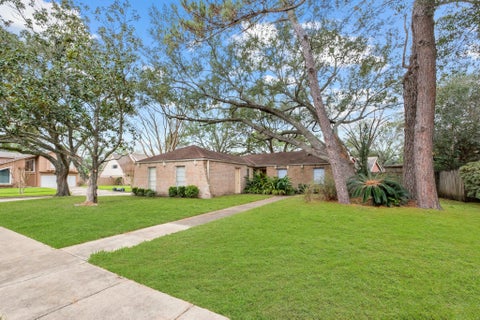Photo of 2922 Hunters Glen Drive, Missouri City, TX 77459 (MLS # 54703989)