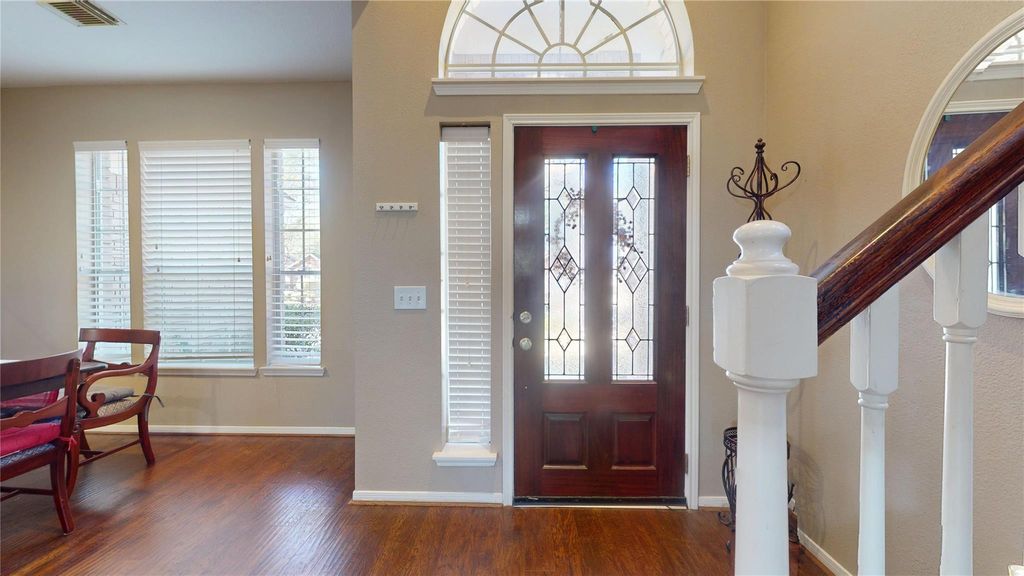 Photo of 14 Willow Point Place, The Woodlands, TX 77382 (MLS # 15378834)