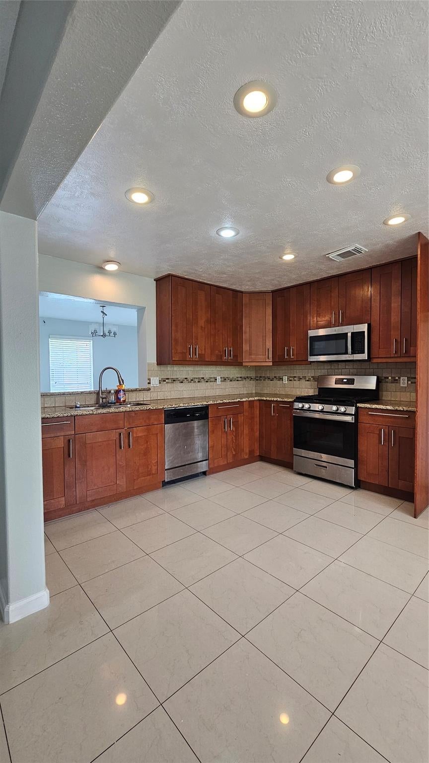 8435 Battleoak Drive