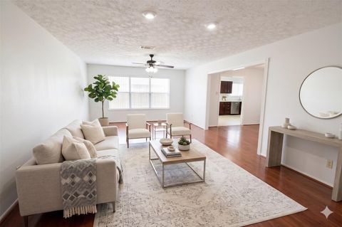 Photo of 16803 Ribbonridge Drive, Sugar Land, TX 77498 (MLS # 97942086)