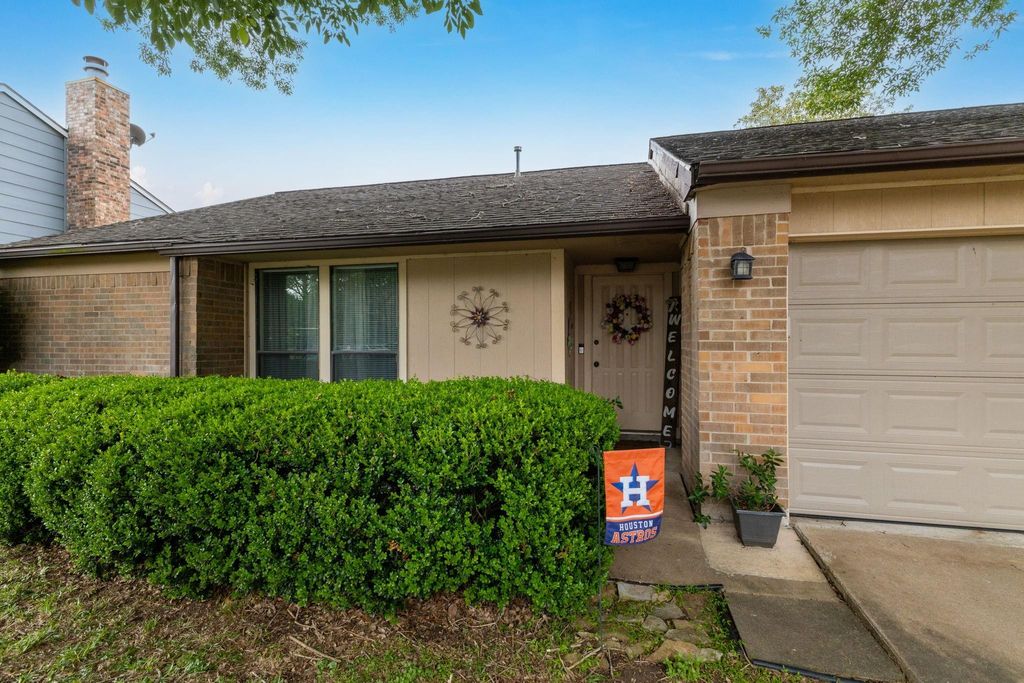 Photo of 2334 Trail Wood Lane, Richmond, TX 77406 (MLS # 21845686)