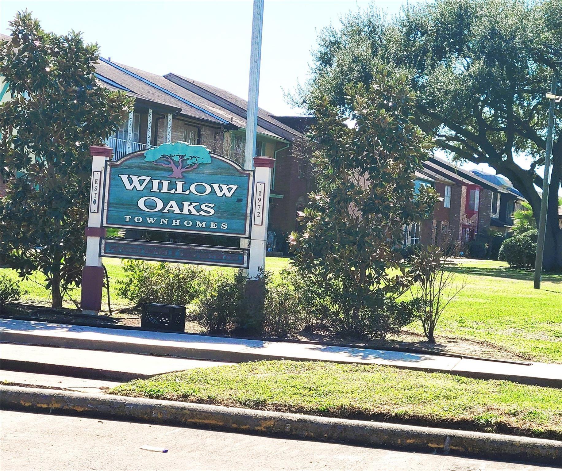 1055 Willow Oaks Circle
