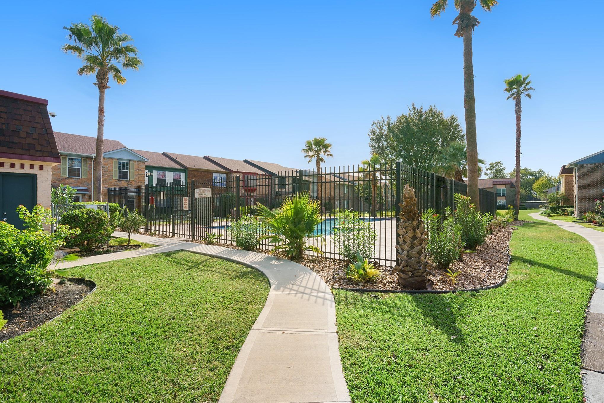 1055 Willow Oaks Circle