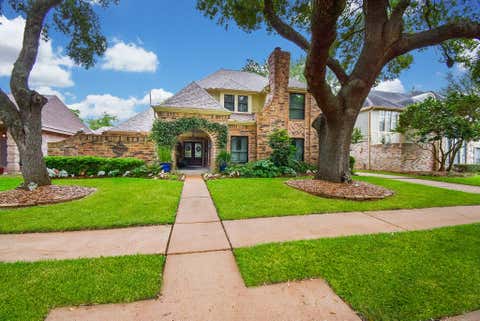 Photo of 1023 Cardinal Avenue, Sugar Land, TX 77478 (MLS # 14088011)