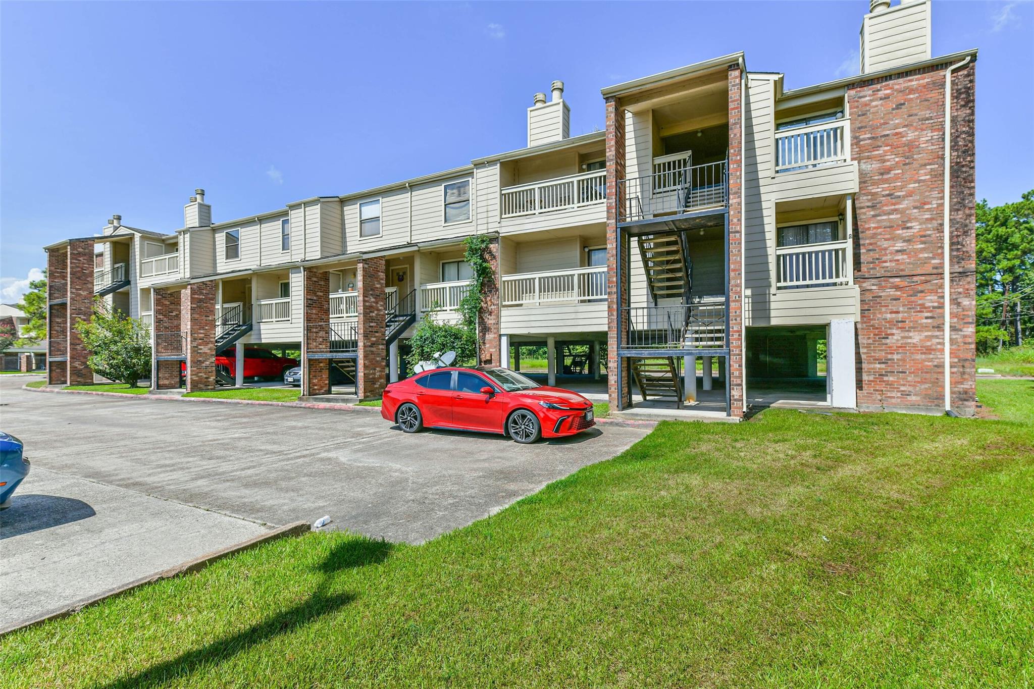 2501 Gulf Freeway 243D