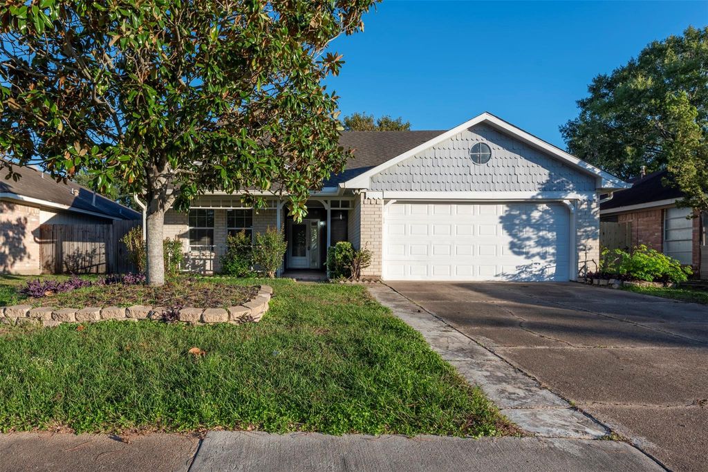 Photo of 15914 Barbarossa Drive, Houston, TX 77083 (MLS # 50899858)