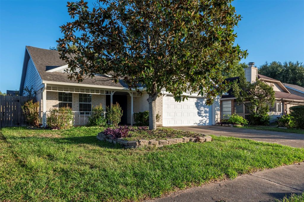 Photo of 15914 Barbarossa Drive, Houston, TX 77083 (MLS # 50899858)