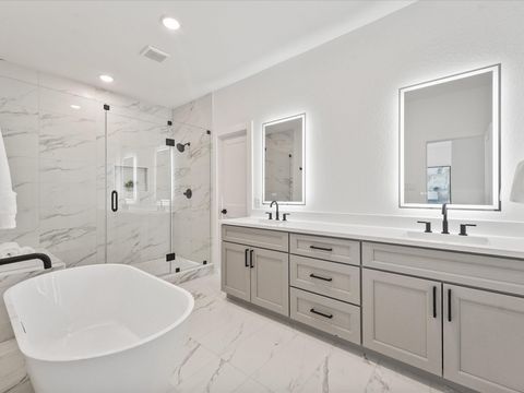 Photo of 241 Rebecca Street #B, Houston, TX 77022 (MLS # 14948944)