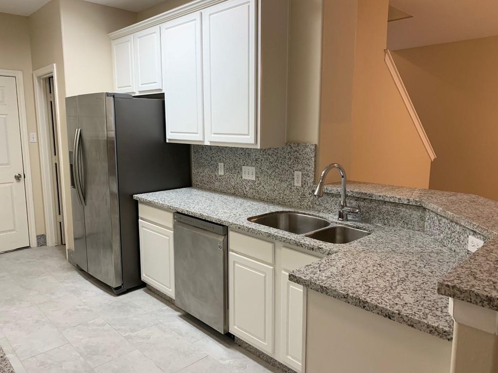 Photo of 42 Blue Creek Place, Spring, TX 77382 (MLS # 55698297)