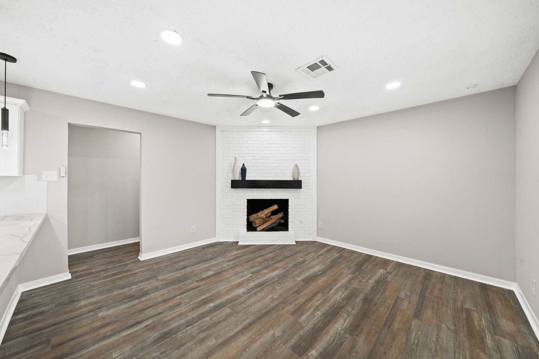 2714 San Jacinto Drive