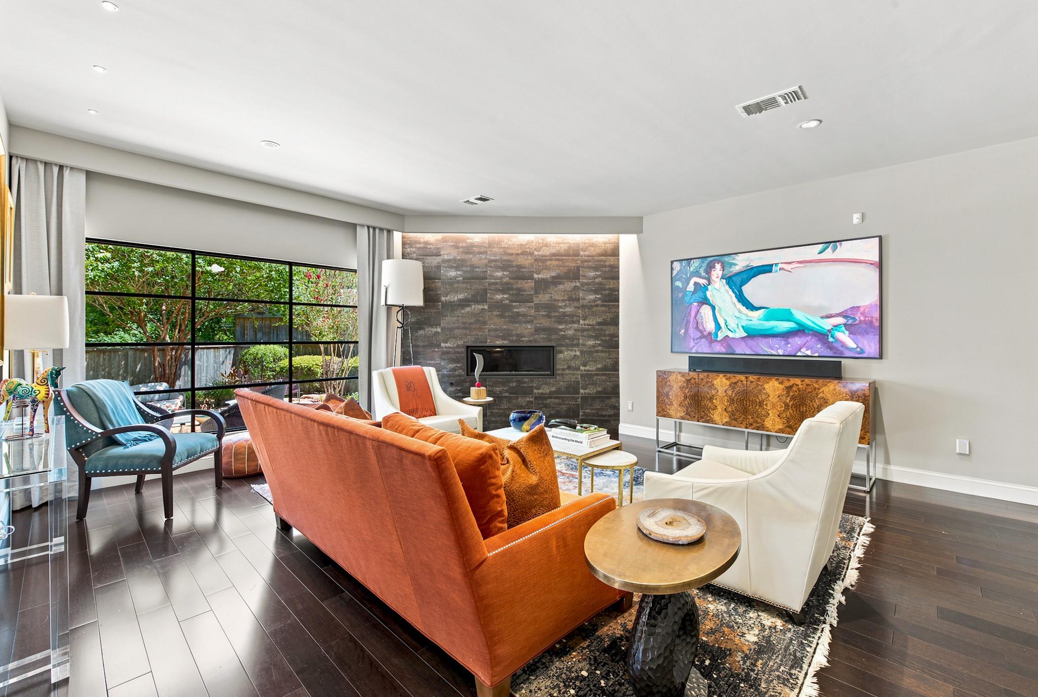 907 Grand Oaks Circle