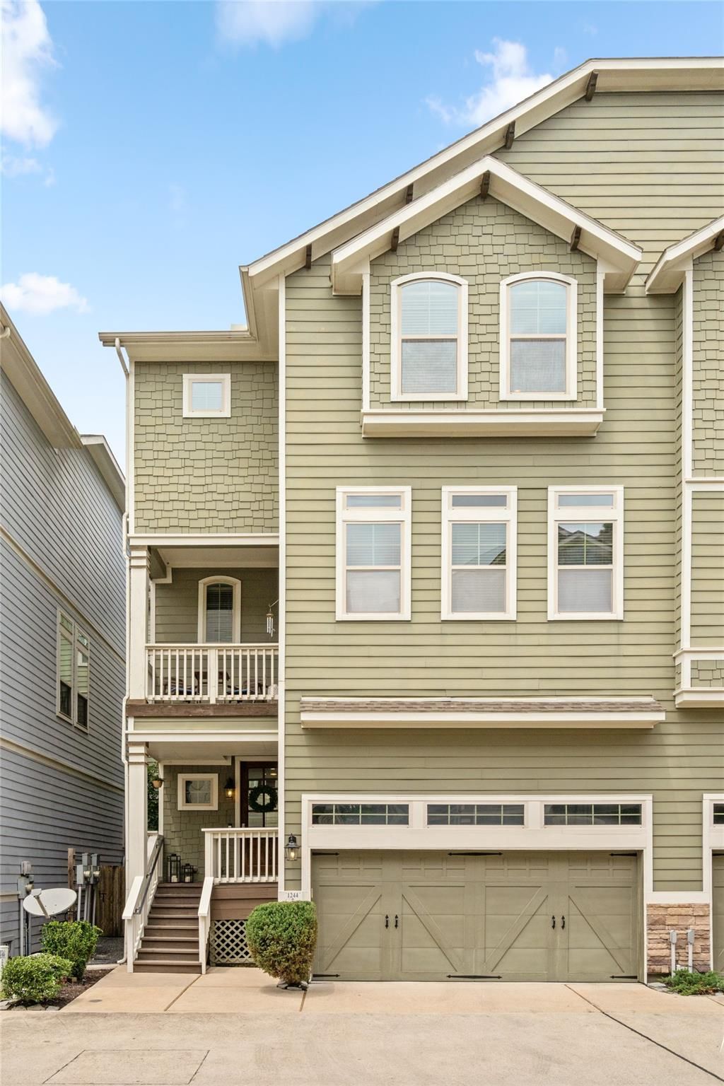 Photo of 1244 Hobbs Reach Lane, Houston, TX 77008 (MLS # 9445494)