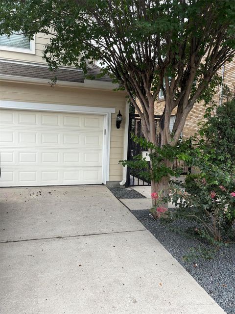 Photo of 2209 Alabama Street #B, Houston, TX 77004 (MLS # 68874431)