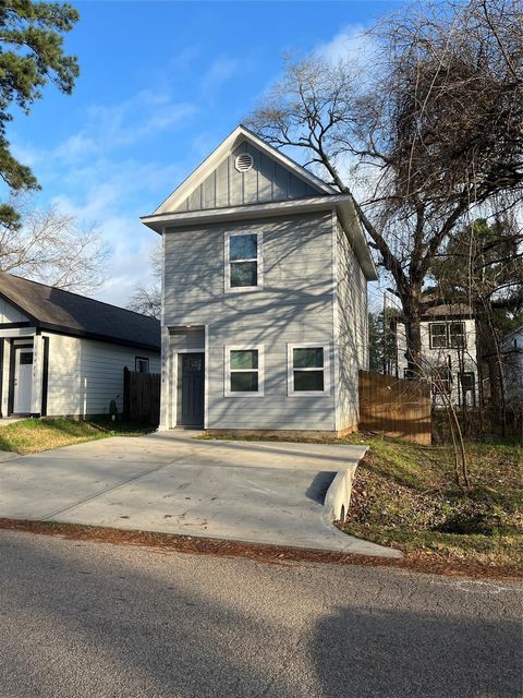 Photo of 10978 Maywood Street, Willis, TX 77318 (MLS # 38511605)