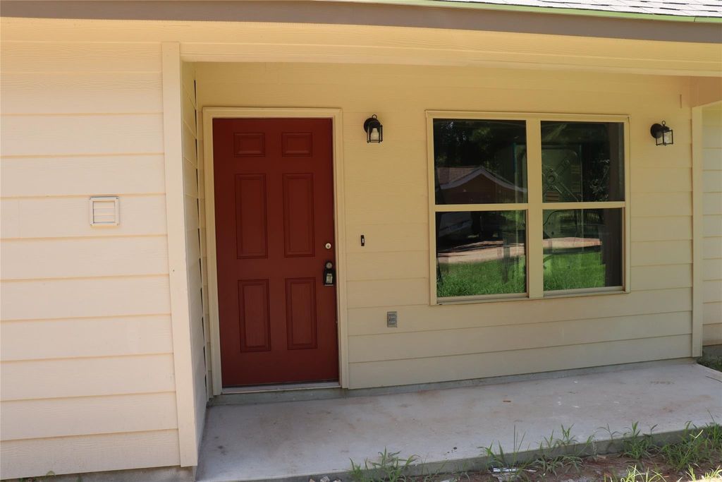 Photo of 9199 Inwood, Willis, TX 77318 (MLS # 21381607)