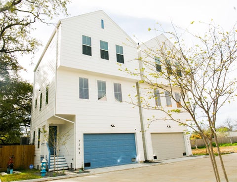 Photo of 5203 Burress Springs Lane, Houston, TX 77022 (MLS # 78370958)