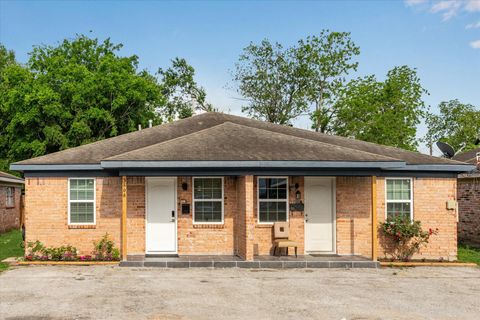 Photo of 1212 Shelby St, Houston, TX 77009 (MLS # 1087029)