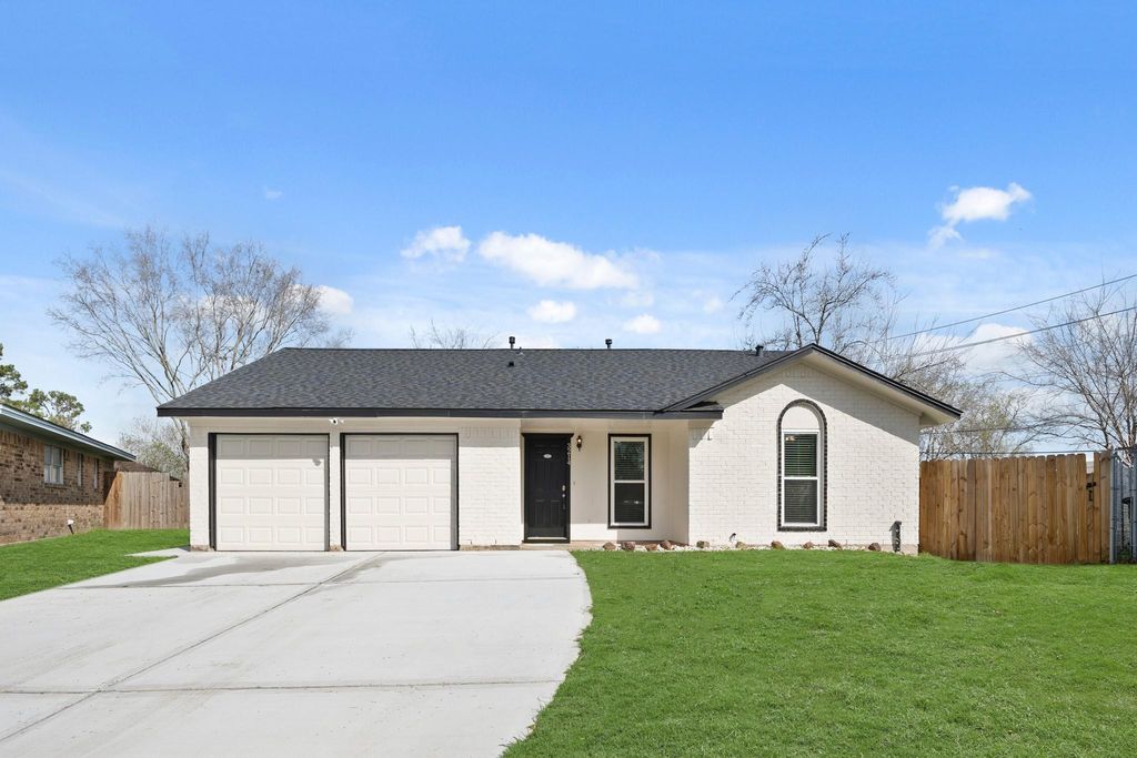 Photo of 3214 Whitesail Drive, League City, TX 77573 (MLS # 5839336)