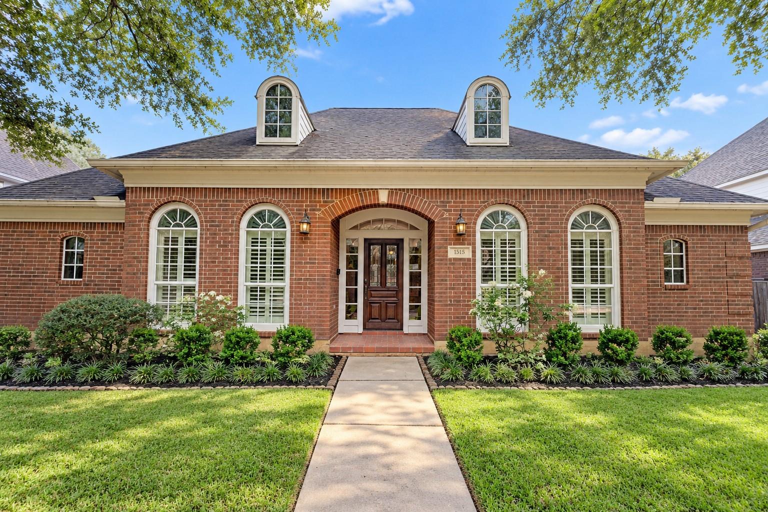 1515 Moon Shadow Court
