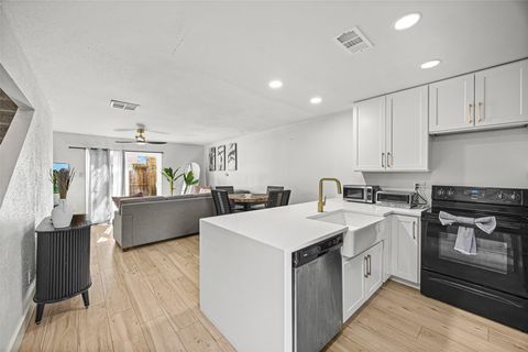 Photo of 11000 Kinghurst Drive #187, Houston, TX 77099 (MLS # 36225606)