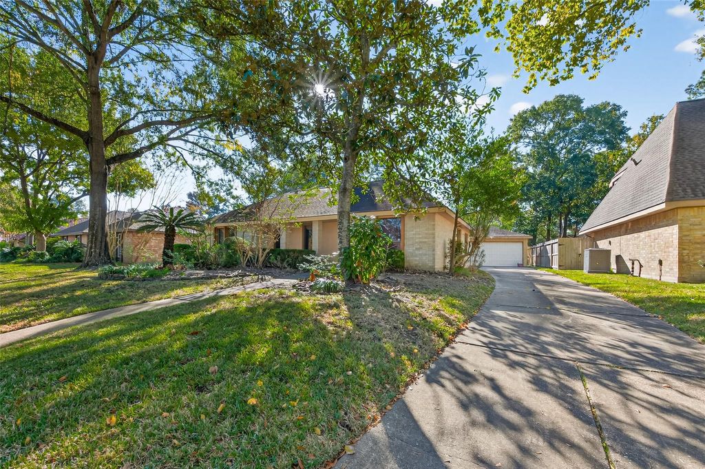 Photo of 3714 Haven Pines Drive, Houston, TX 77345 (MLS # 36210509)