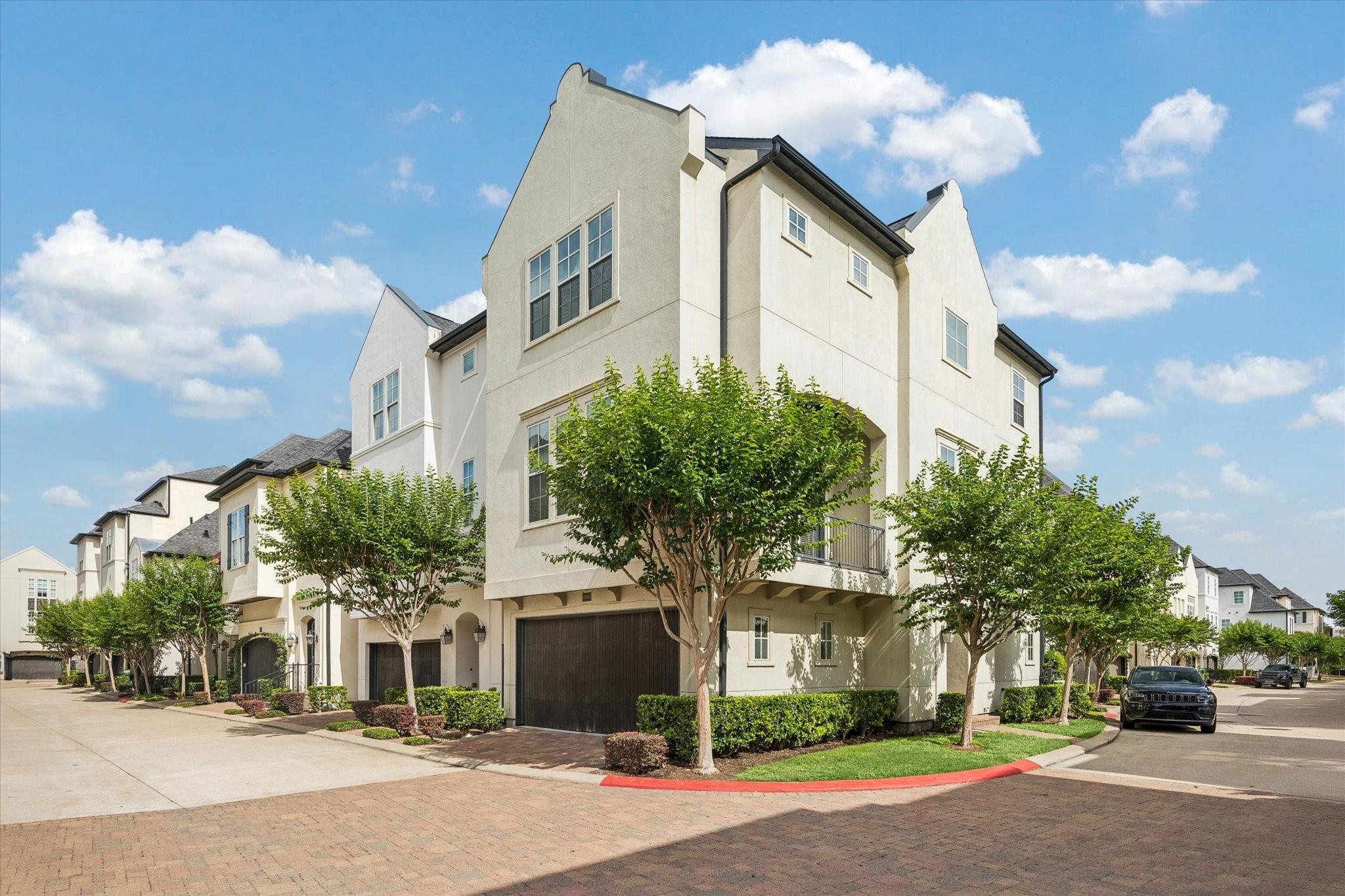 10904 Wrenwood Manor