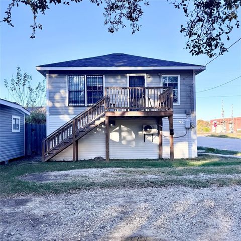 Photo of 215 S Commerce Street, Baytown, TX 77520 (MLS # 58358354)