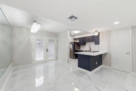 Tiny photo for 515 Tallowood Road #15, Houston, TX 77024 (MLS # 22627867)