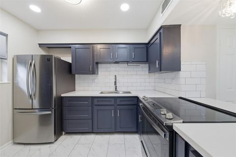 Tiny photo for 515 Tallowood Road #15, Houston, TX 77024 (MLS # 22627867)