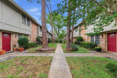 Tiny photo for 515 Tallowood Road #15, Houston, TX 77024 (MLS # 22627867)