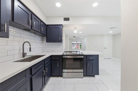 Tiny photo for 515 Tallowood Road #15, Houston, TX 77024 (MLS # 22627867)