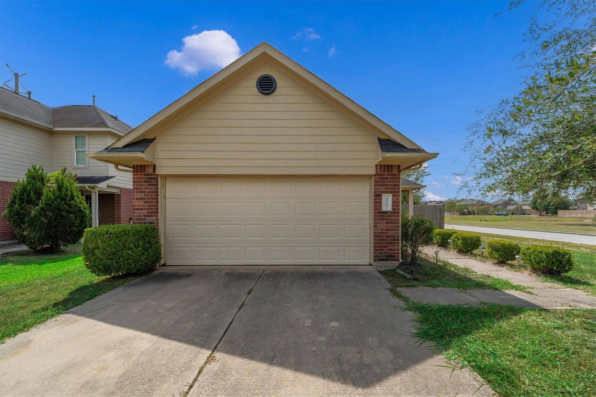 8902 Sweet Blue Jasmine Lane
