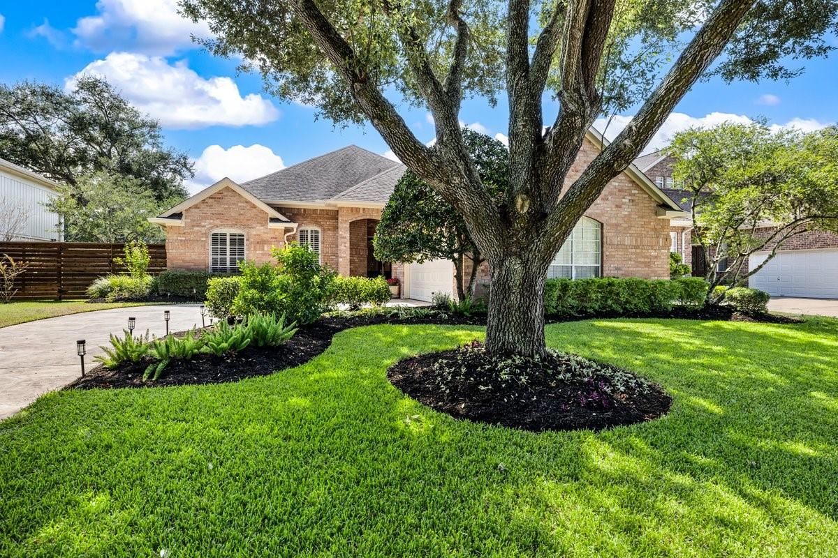 4 Crestwood Circle