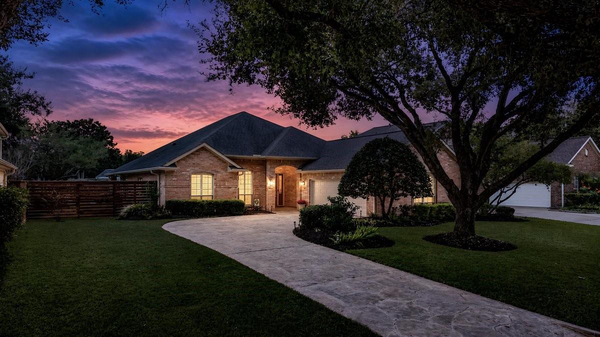 4 Crestwood Circle