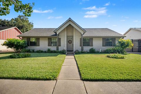 Photo of 8515 Edgemoor Drive, Houston, TX 77036 (MLS # 53687385)