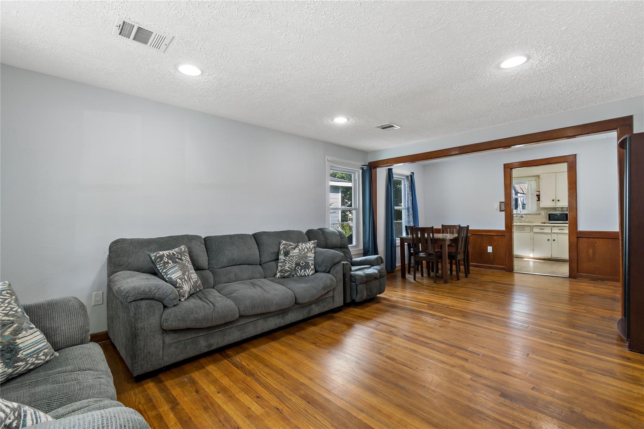 605 Maple Avenue