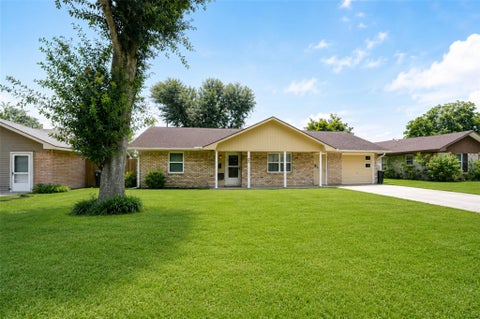 Photo of 9531 Weatherwood Drive, Houston, TX 77080 (MLS # 23980492)