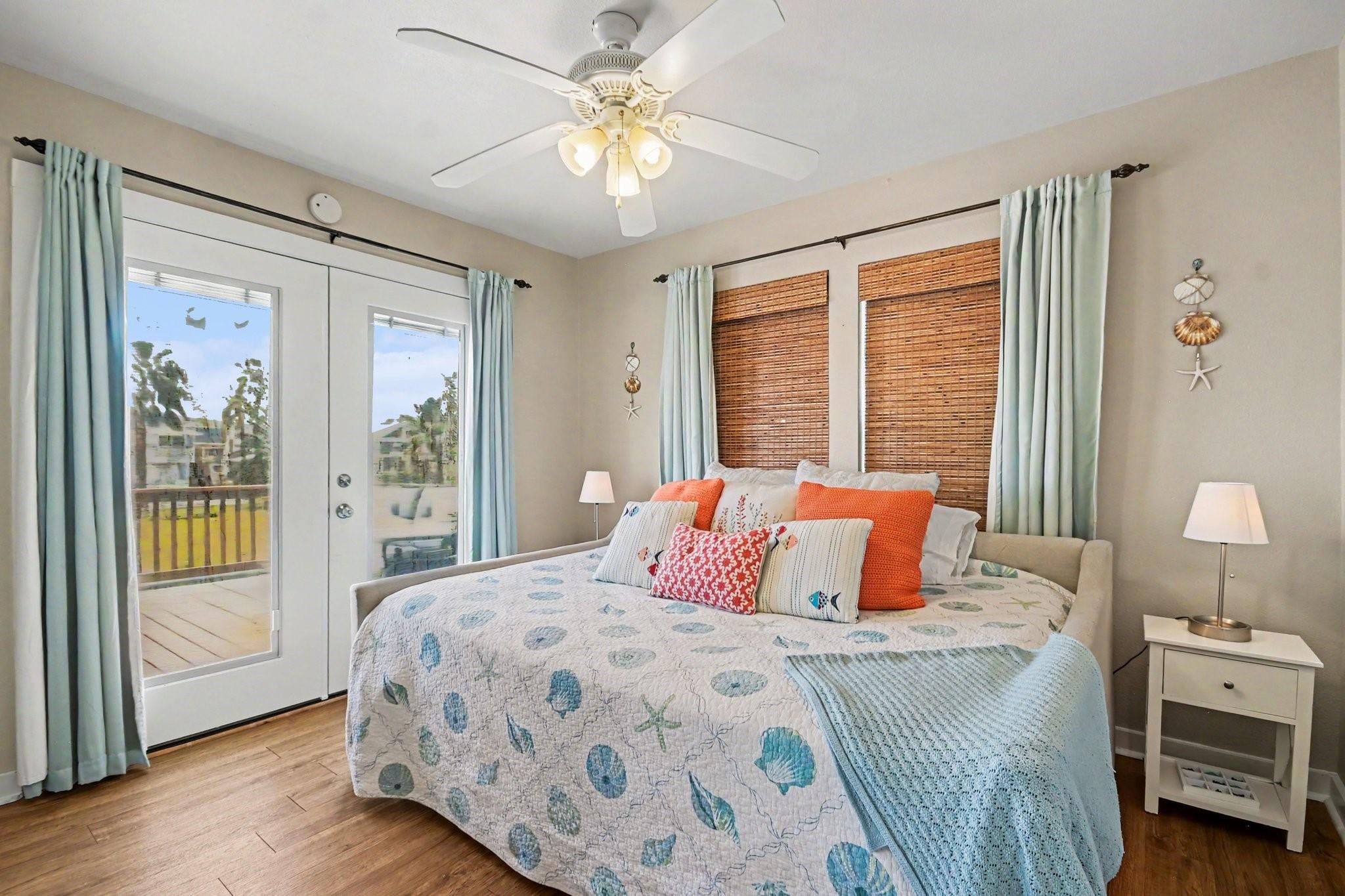 4417 Pelican Road