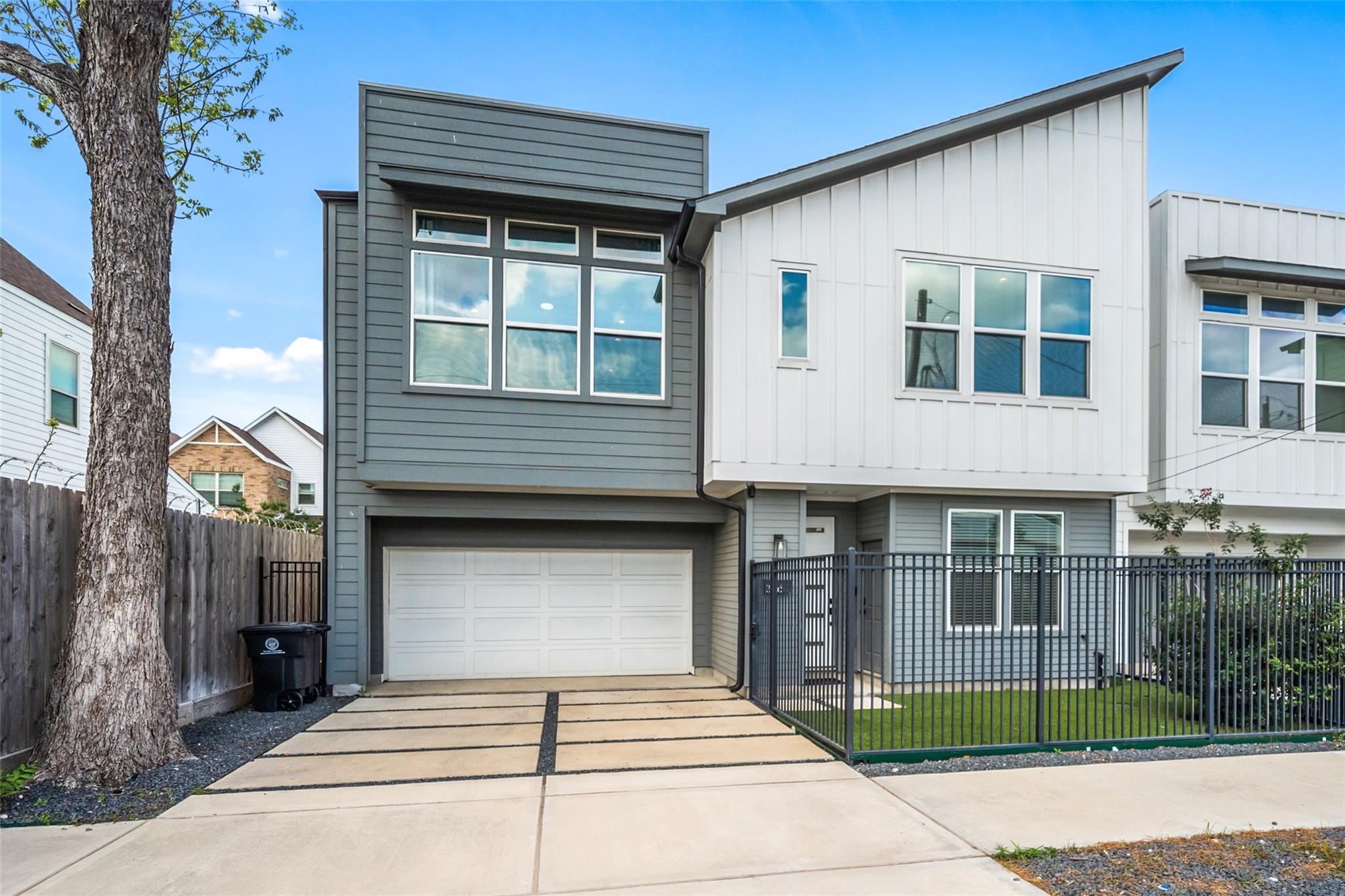 306 W Donovan Street