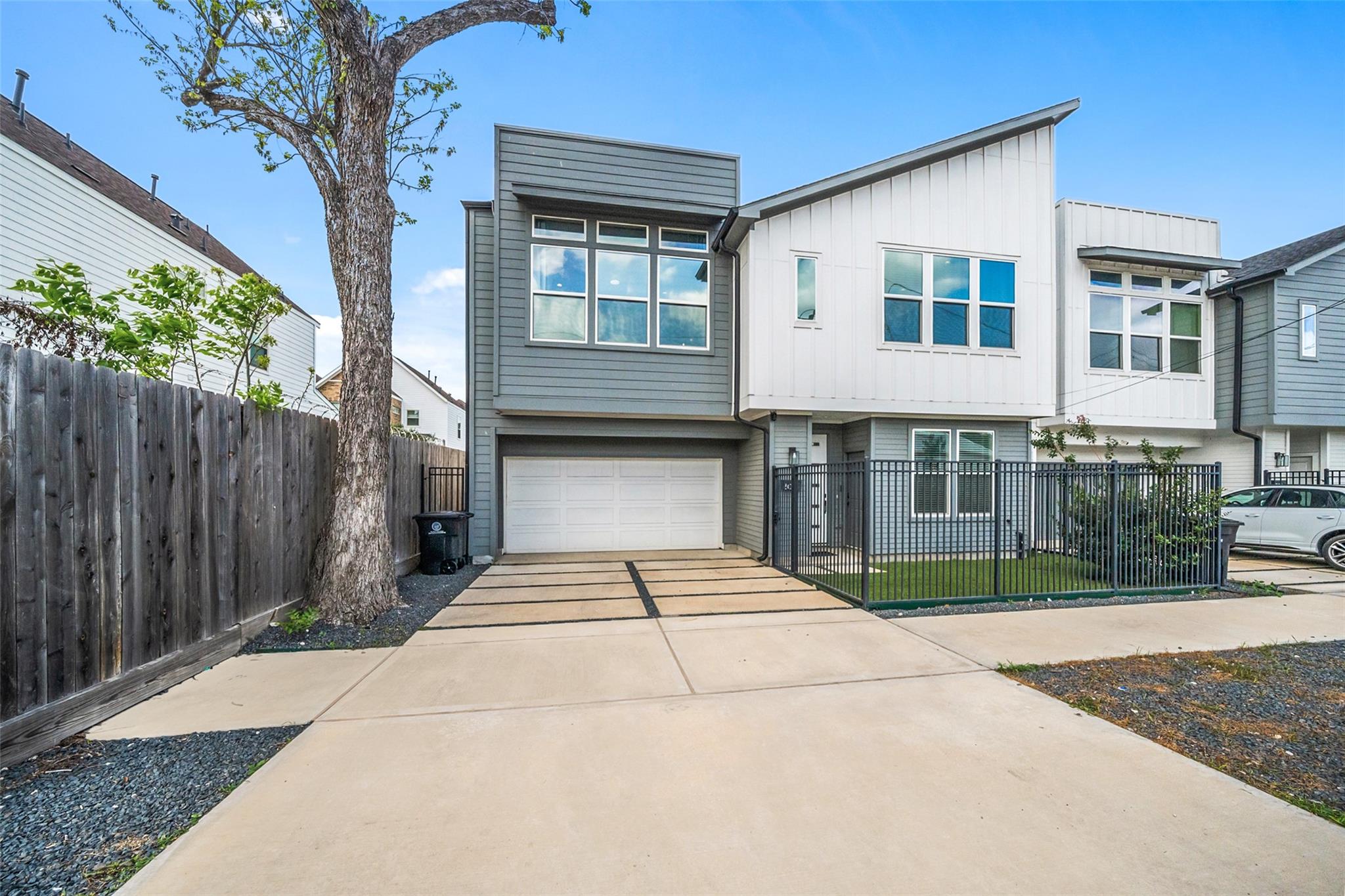 306 W Donovan Street