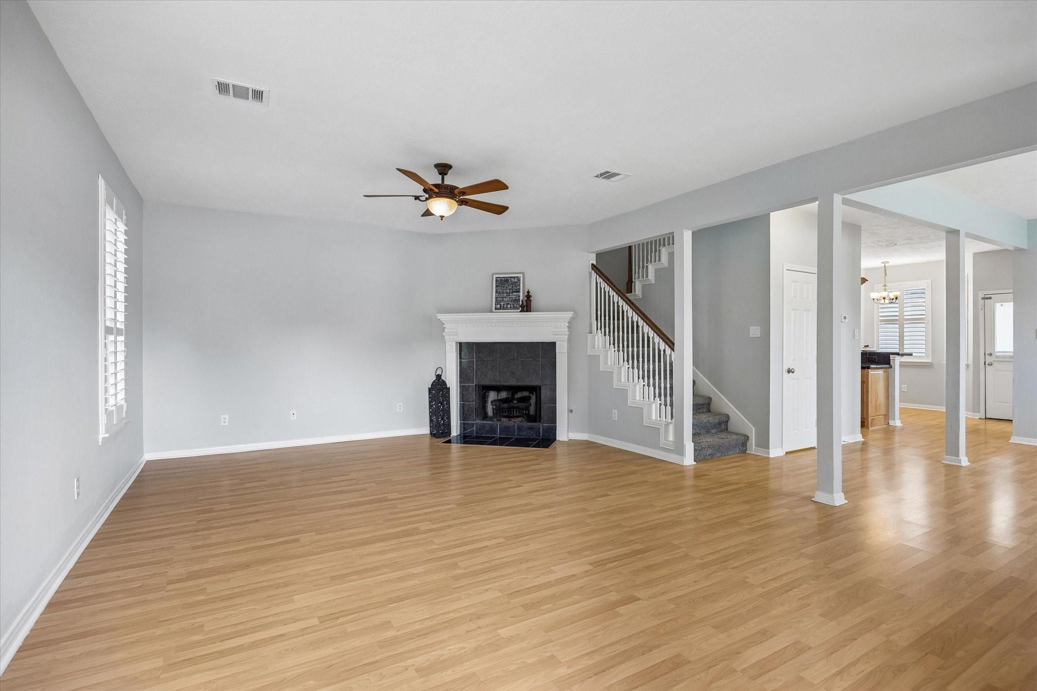 607 Travis Street 9