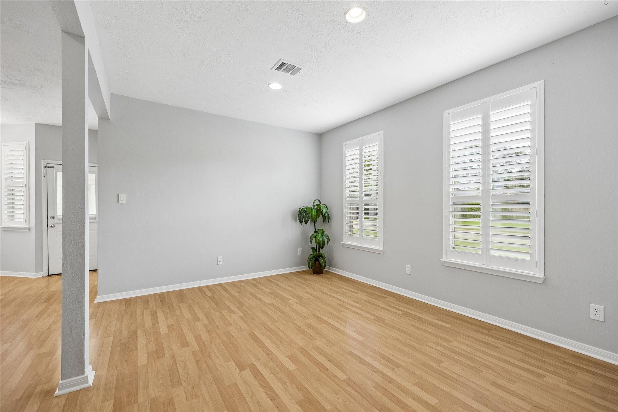 607 Travis Street 9