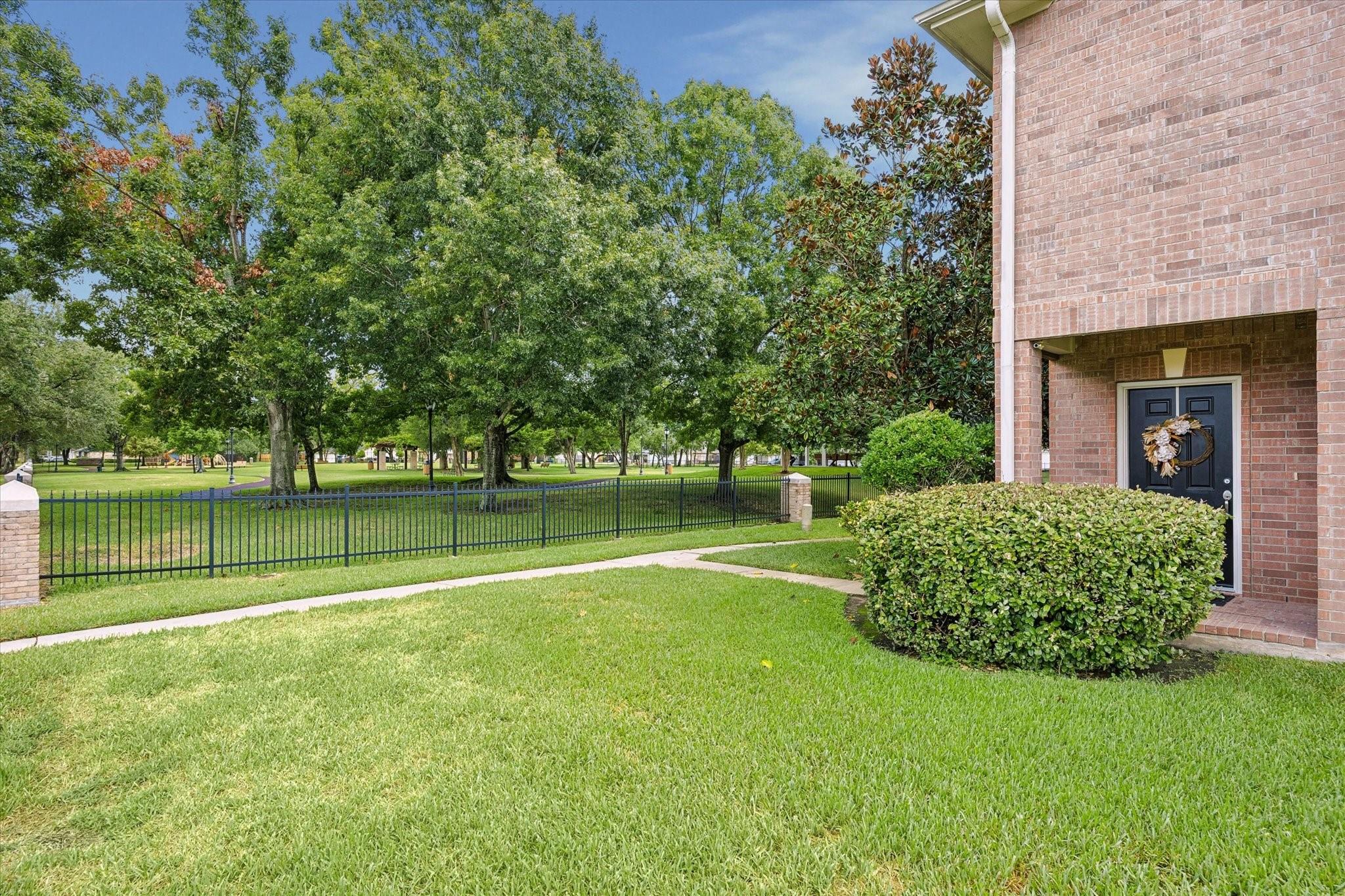 607 Travis Street 9