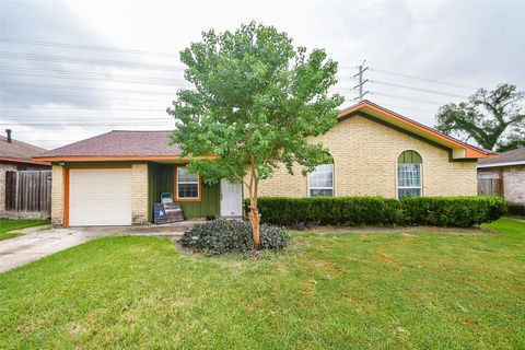 Photo of 726 Brookview Street, Channelview, TX 77530 (MLS # 20488863)