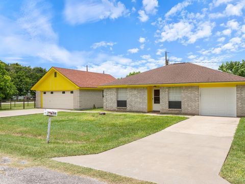 Photo of 314 Rorem Avenue, Palacios, TX 77465 (MLS # 67513721)